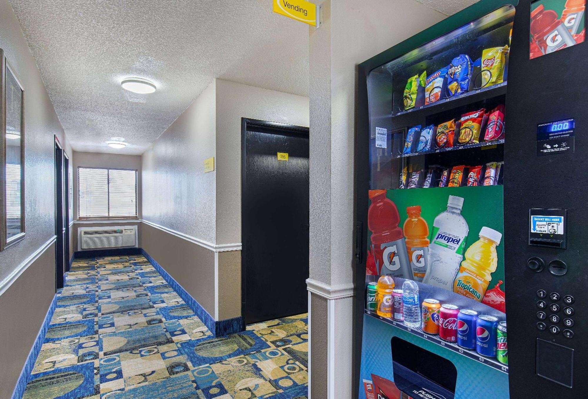 ซูเปอร์ 8 บาย วินด์แฮม ซัมเมอเซต Hotel ซอมเมอร์เซ็ท ภายนอก รูปภาพ