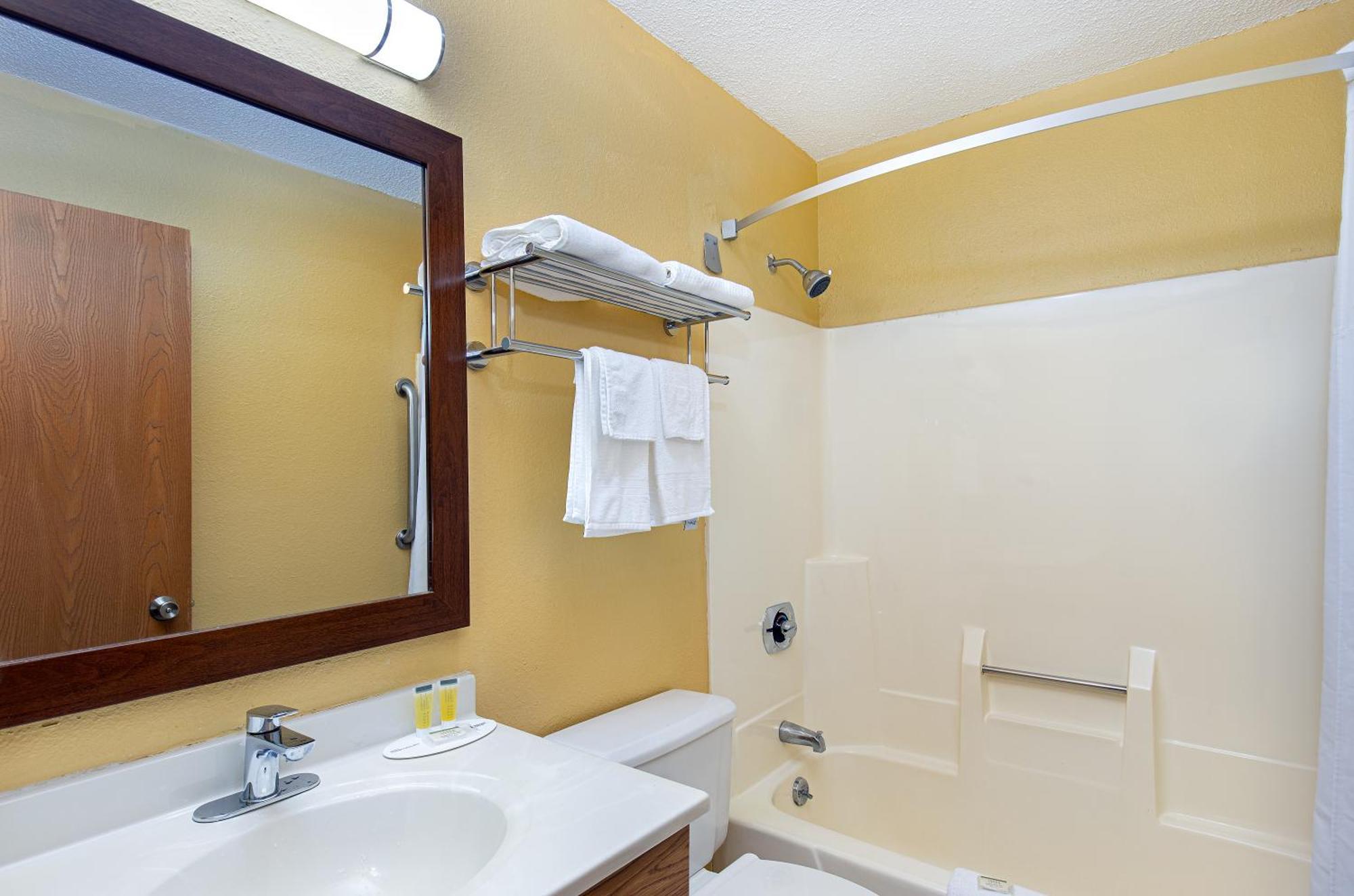 ซูเปอร์ 8 บาย วินด์แฮม ซัมเมอเซต Hotel ซอมเมอร์เซ็ท ภายนอก รูปภาพ